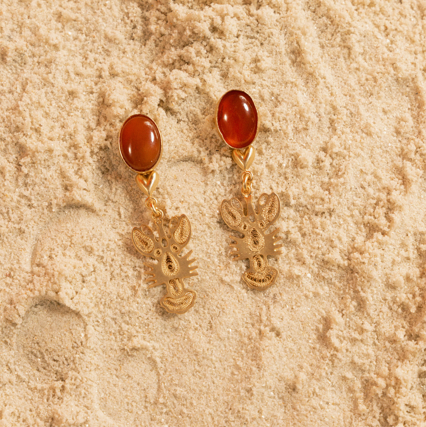 Aretes Carmesí Oro